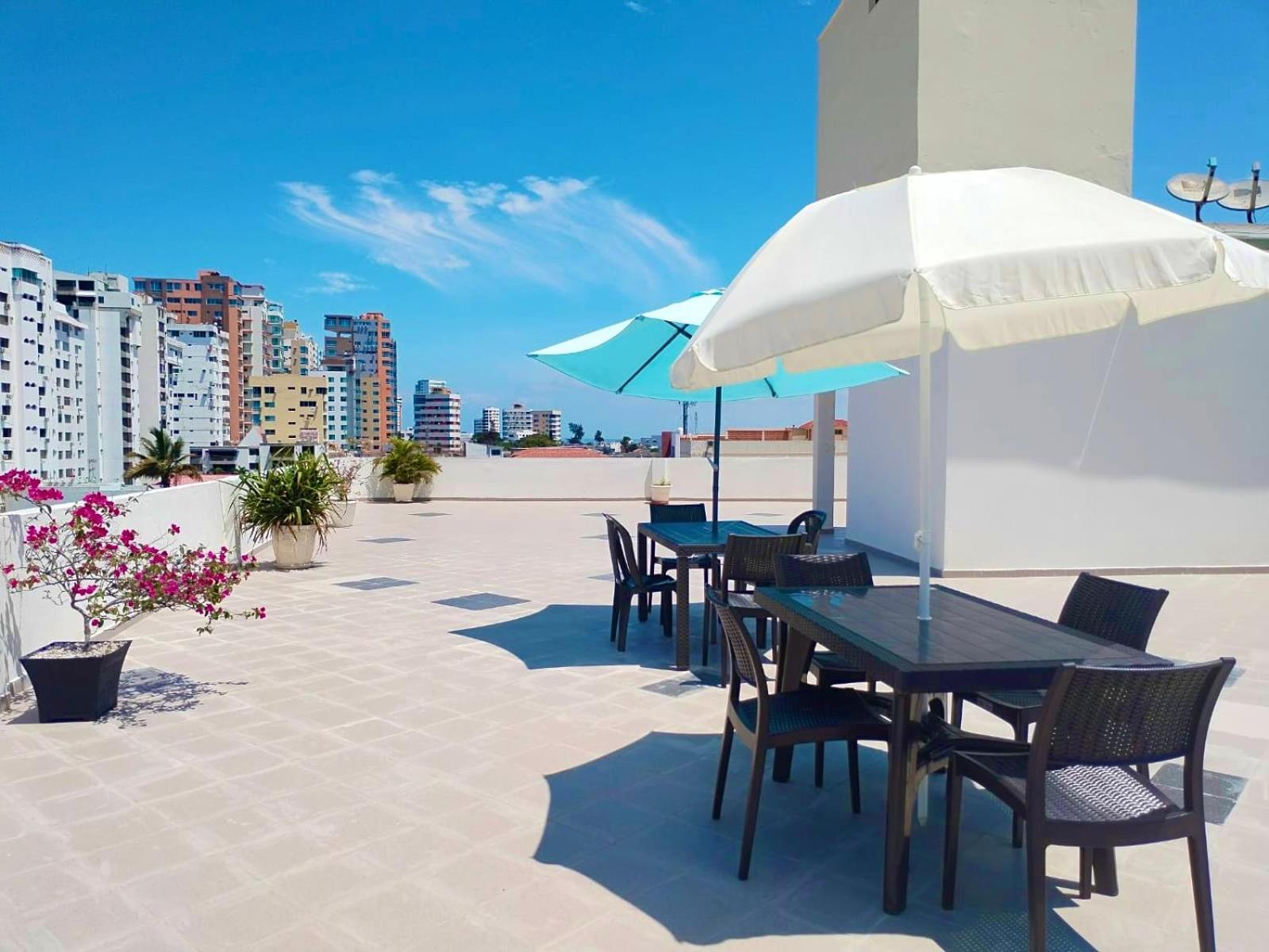 Alojate A Una Calle De La Playa Y Malecon Salinas  Ngoại thất bức ảnh